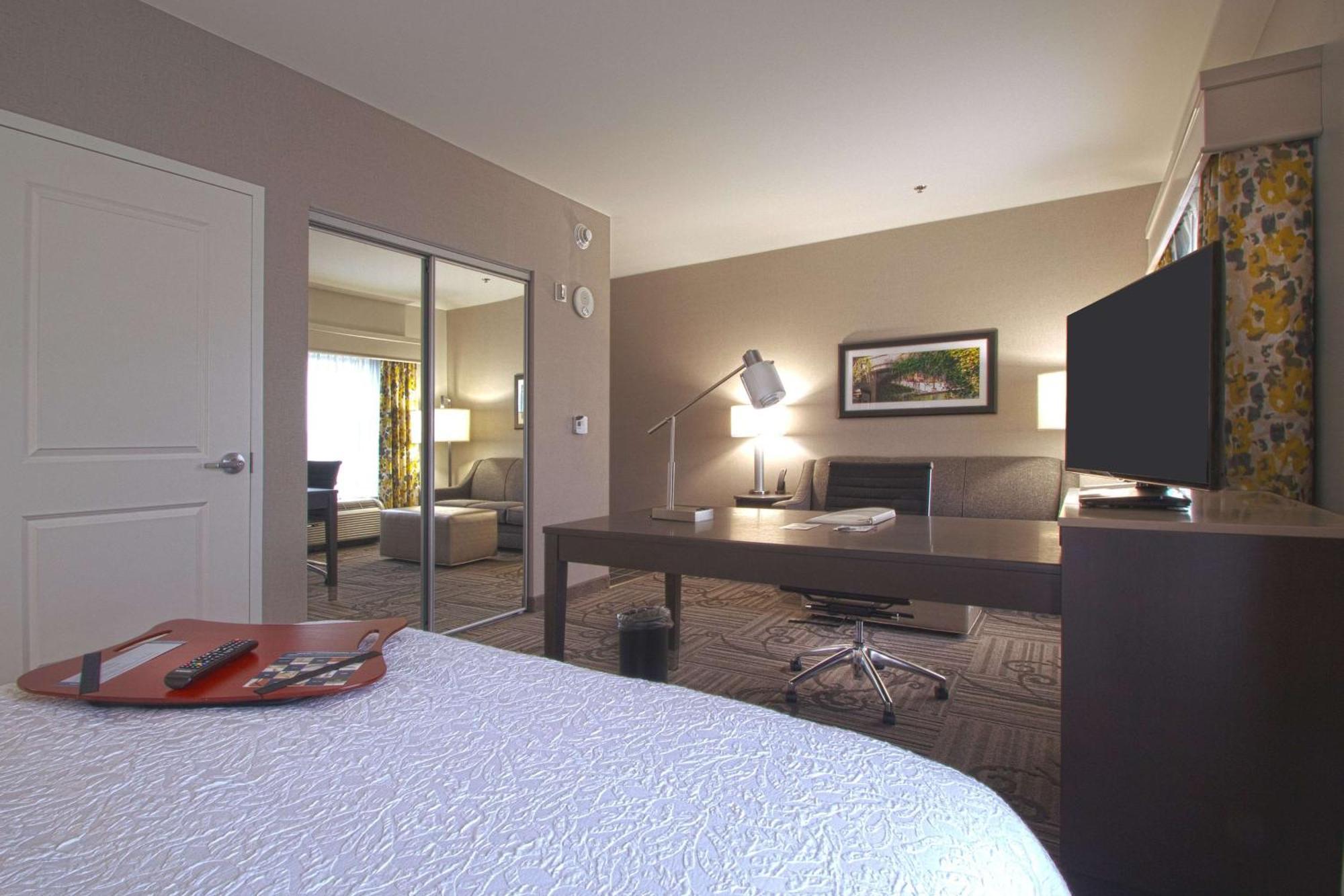 Hampton Inn & Suites Columbus/University Area Eksteriør billede
